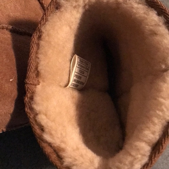 UGG Classic short boot in chestnut - Picture 6 of 6